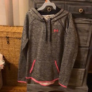 Under armour hoodie with front pocket. Thumb hole